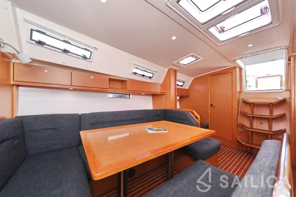 Bavaria 40 Cruiser - Yacht Charter Sailica