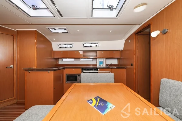 Bavaria 45 Cruiser - Yacht Charter Sailica