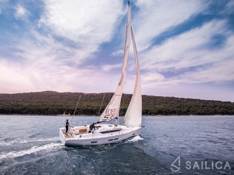 Salona 380 - Yacht Charter Sailica