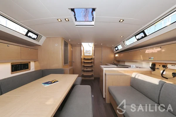 Oceanis 45 - Yacht Charter Sailica