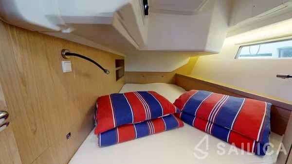 Oceanis 45 - Yacht Charter Sailica