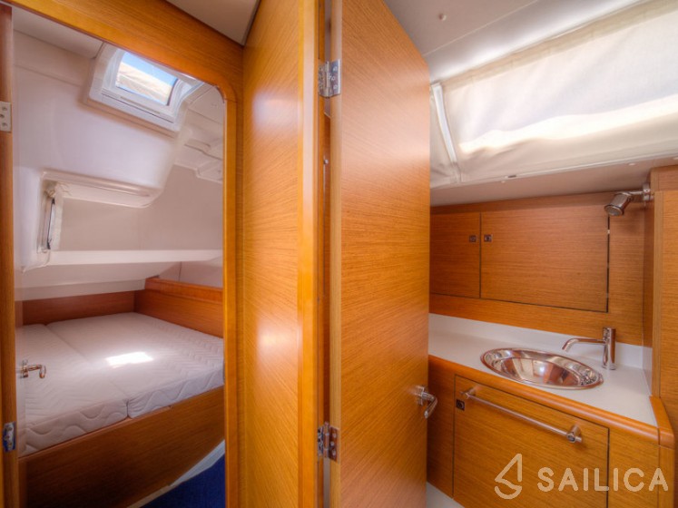 Sun Odyssey 439 - Yacht Charter Sailica