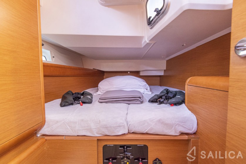 Sun Odyssey 439 - Yacht Charter Sailica