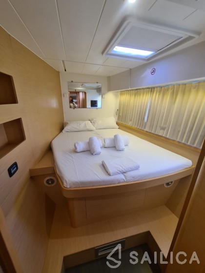 Lagoon 42 - Yacht Charter Sailica
