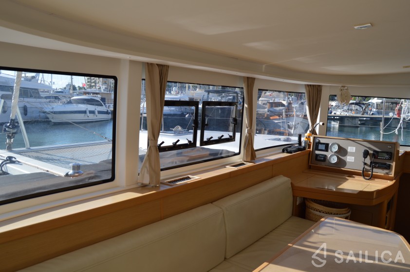 Lagoon 42 - Yacht Charter Sailica