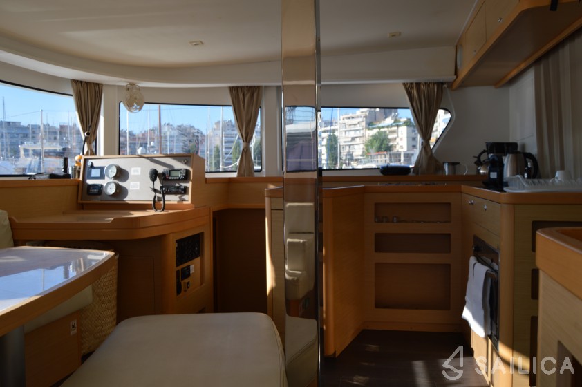 Lagoon 42 - Yacht Charter Sailica