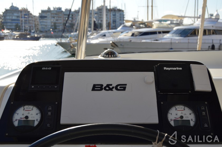 Lagoon 42 - Yacht Charter Sailica