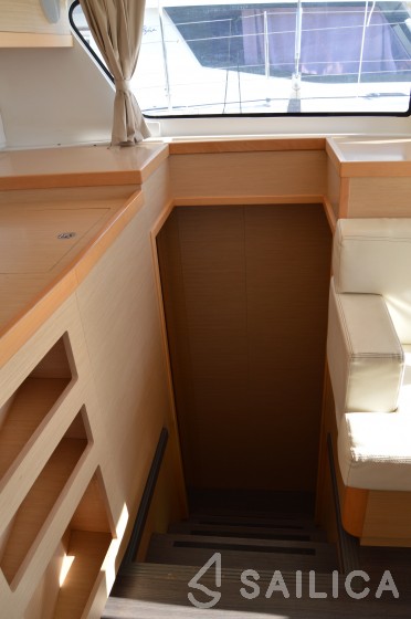 Lagoon 42 - Yacht Charter Sailica