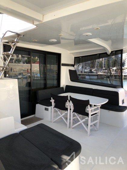 Lagoon 42 - Yacht Charter Sailica