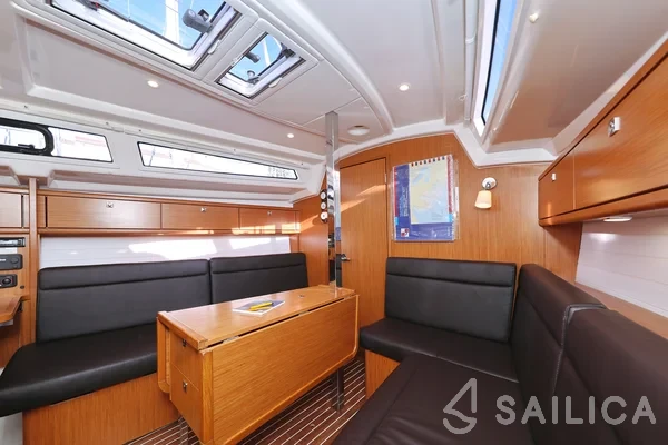 Bavaria 33 Cruiser - Yacht Charter Sailica