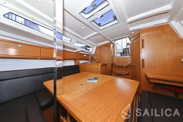 Bavaria 33 Cruiser - Yacht Charter Sailica