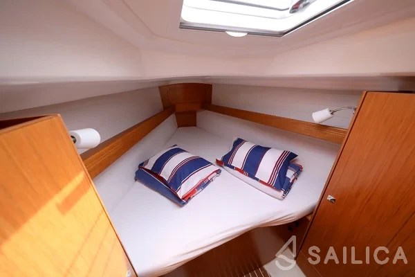Bavaria 33 Cruiser - Yacht Charter Sailica