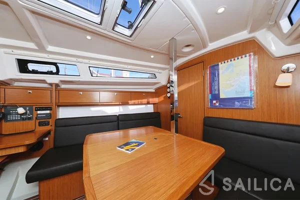 Bavaria 33 Cruiser - Yacht Charter Sailica