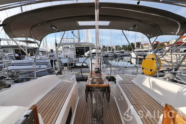 Bavaria 33 Cruiser - Yacht Charter Sailica