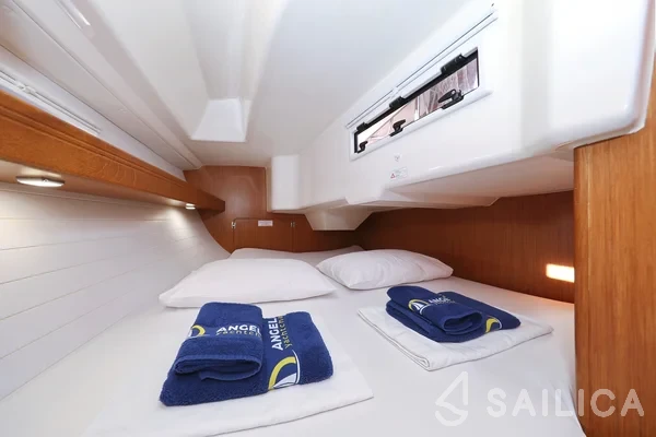 Bavaria 33 Cruiser - Yacht Charter Sailica