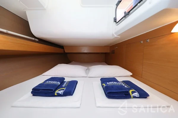 Dufour 460 GL - Yacht Charter Sailica
