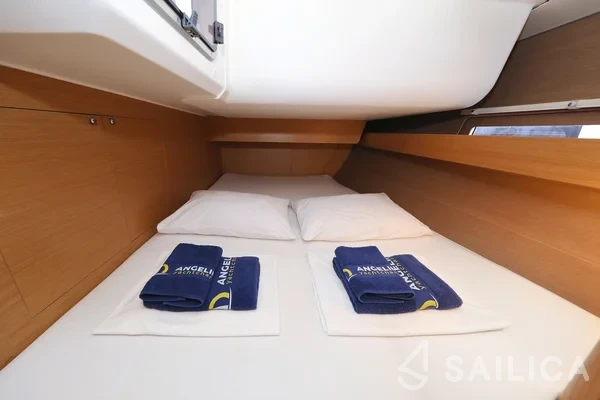 Dufour 460 GL - Yacht Charter Sailica