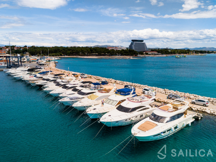 Dufour 460 GL - Yacht Charter Sailica