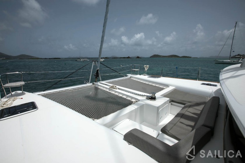 Lagoon 450  Flybridge - Yacht Charter Sailica