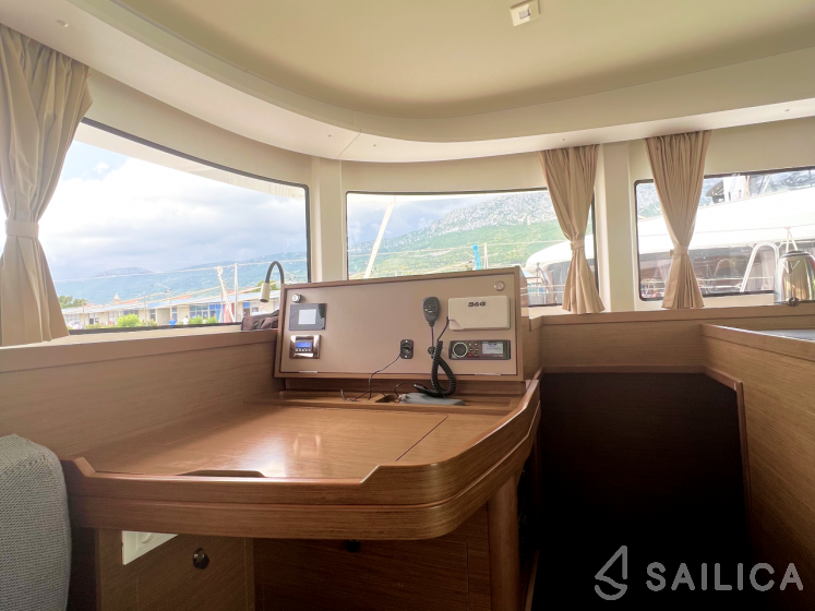 Lagoon 42 - Yacht Charter Sailica