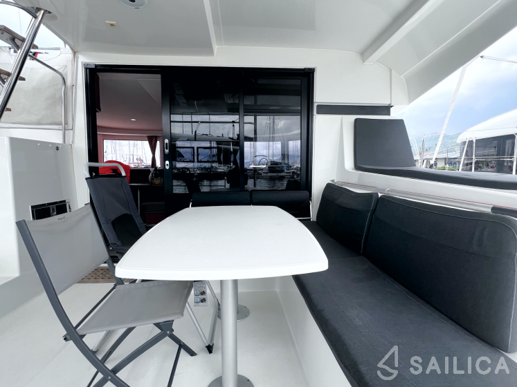 Lagoon 42 - Yacht Charter Sailica