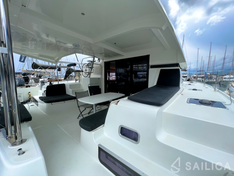 Lagoon 42 - Yacht Charter Sailica