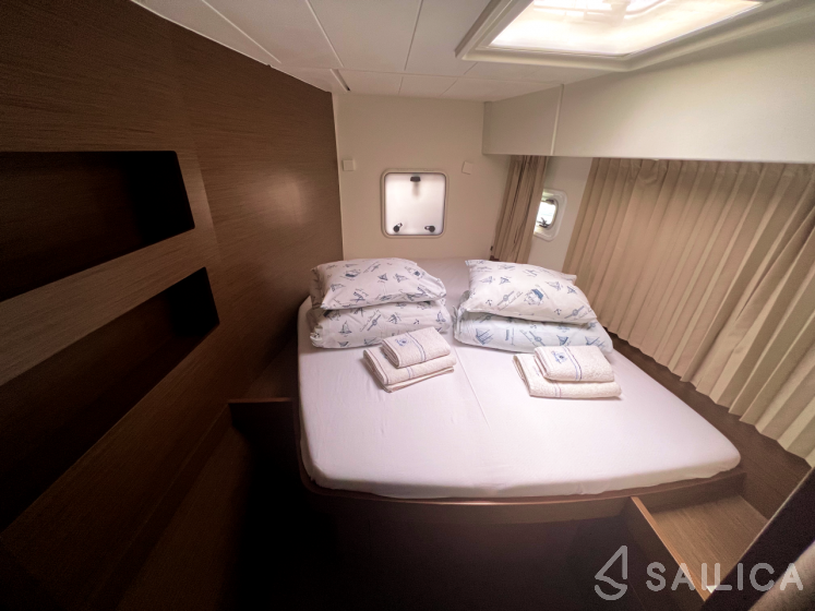 Lagoon 42 - Yacht Charter Sailica