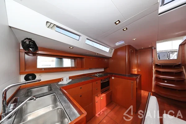 Oceanis 48 - Yacht Charter Sailica