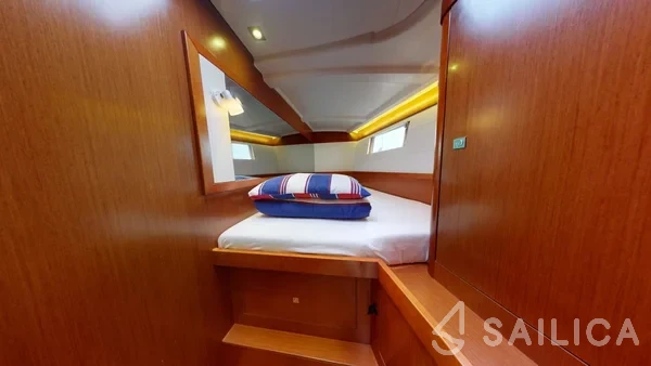 Oceanis 48 - Yacht Charter Sailica