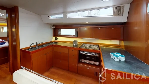 Oceanis 48 - Yacht Charter Sailica
