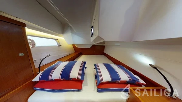 Oceanis 48 - Yacht Charter Sailica