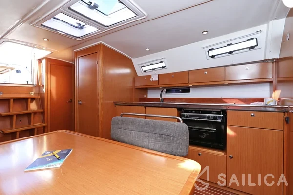 Bavaria 40 Cruiser S - Yacht Charter Sailica
