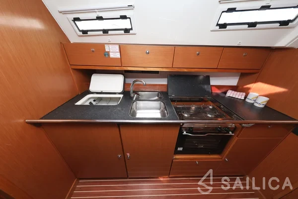 Bavaria 40 Cruiser S - Yacht Charter Sailica