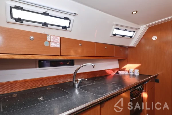 Bavaria 40 Cruiser S - Yacht Charter Sailica