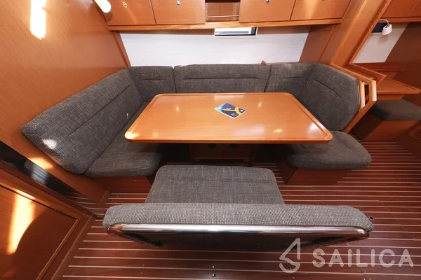 Bavaria 40 Cruiser S - Yacht Charter Sailica