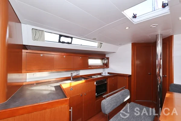 Oceanis 45 - Yacht Charter Sailica