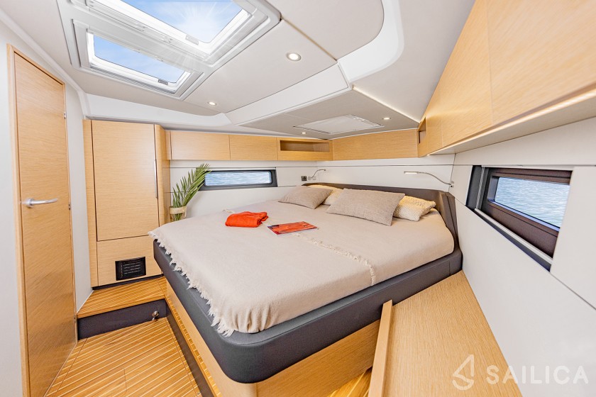 Hanse 460 - 4 cab. - Yacht Charter Sailica