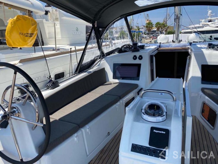 Sun Odyssey 410 - Yacht Charter Sailica