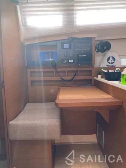 Sun Odyssey 410 - Yacht Charter Sailica