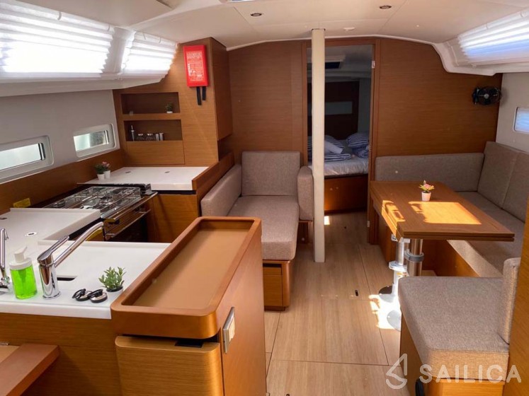 Sun Odyssey 410 - Yacht Charter Sailica