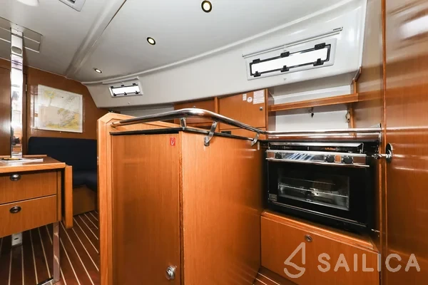 Bavaria 32 Cruiser - Yacht Charter Sailica