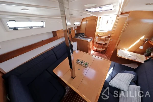 Bavaria 32 Cruiser - Yacht Charter Sailica