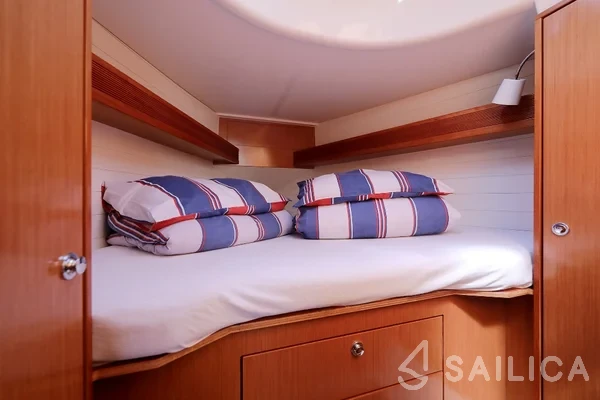 Bavaria 32 Cruiser - Yacht Charter Sailica