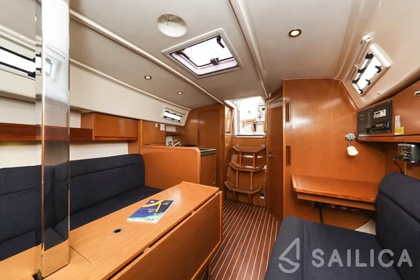 Bavaria 32 Cruiser - Yacht Charter Sailica