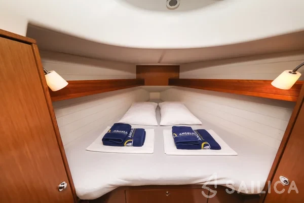 Bavaria 32 Cruiser - Yacht Charter Sailica