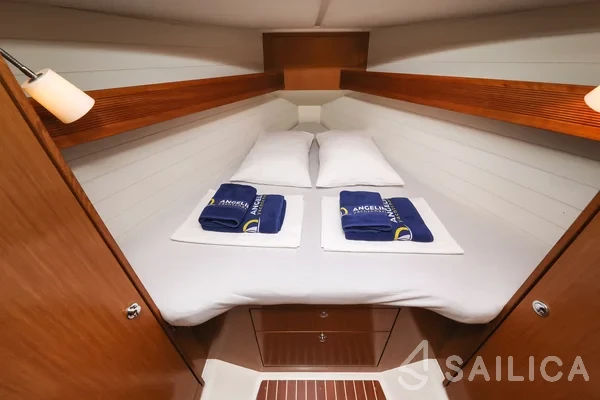 Bavaria 32 Cruiser - Yacht Charter Sailica