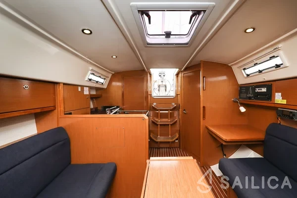 Bavaria 32 Cruiser - Yacht Charter Sailica
