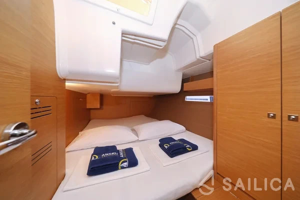 Dufour 412 GL - Yacht Charter Sailica