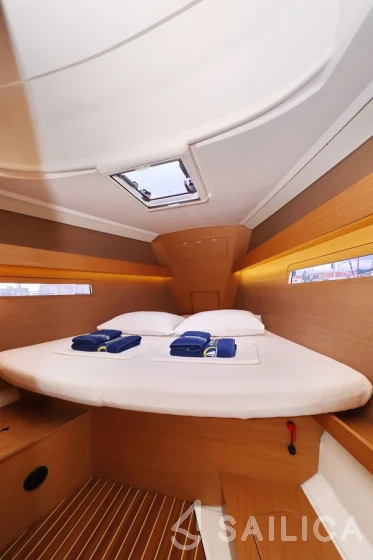 Dufour 412 GL - Yacht Charter Sailica