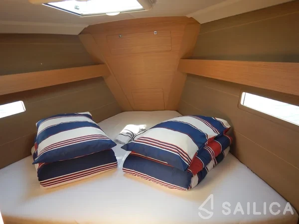 Dufour 412 GL - Yacht Charter Sailica